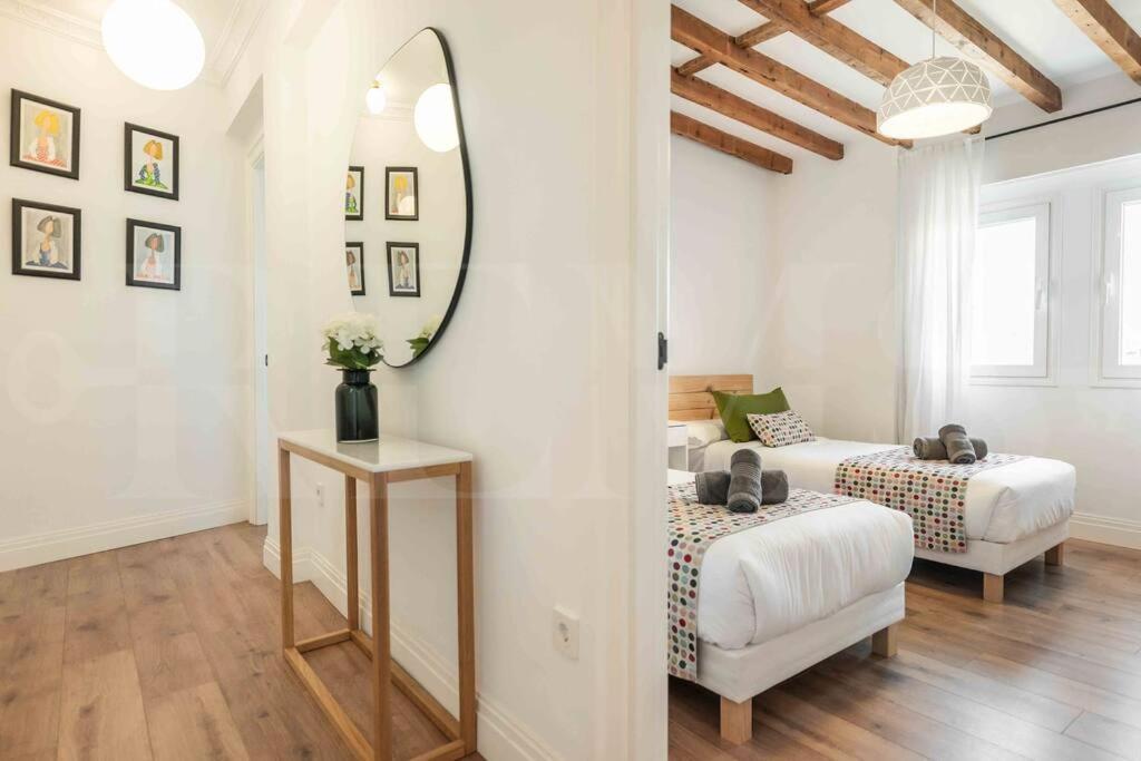 Modern Apartment Next To The Cervantes Theatre By Rems Malaga Exterior photo